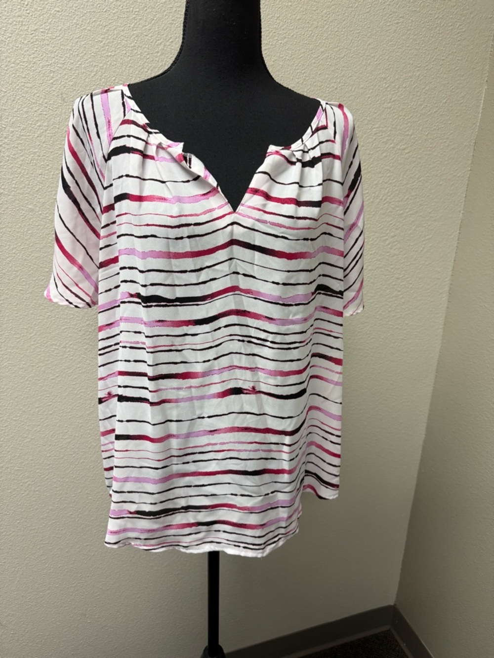 Apt 9 Pink White Striped Blouse Large Split Neck Short Sleeve Top - Picture 2 of 10